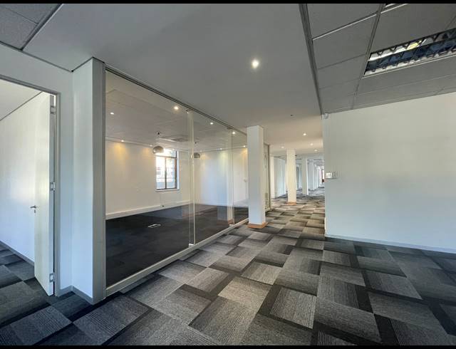 489M² OFFICE TO LET IN SANDTON CENTRAL